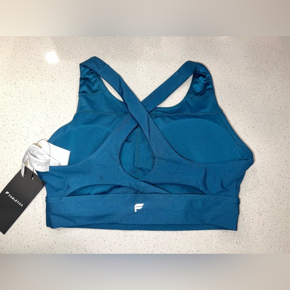 Fabletics Athletic Set - Picture 3 of 6